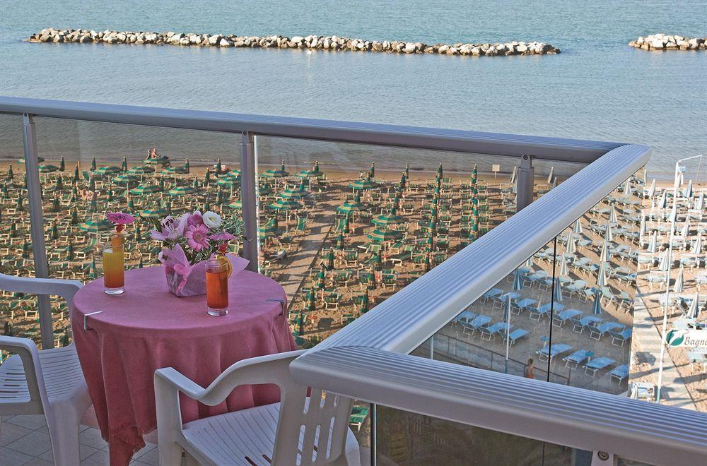 Milano Resort Bellaria-Igea Marina Esterno foto
